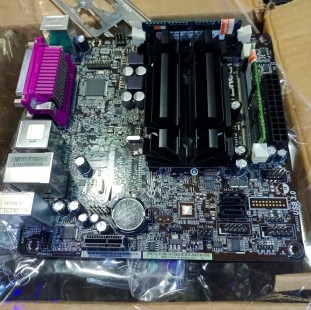 بندل برده +معالج  AMD + تبريد ذاتي + رمات 8 (  AS Rock Q1900B-ITX)